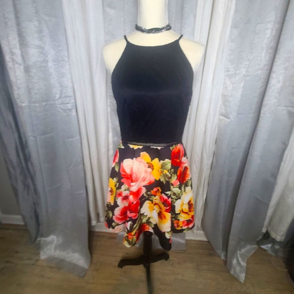 MAKE OFFER I.N. juniors dress size 13